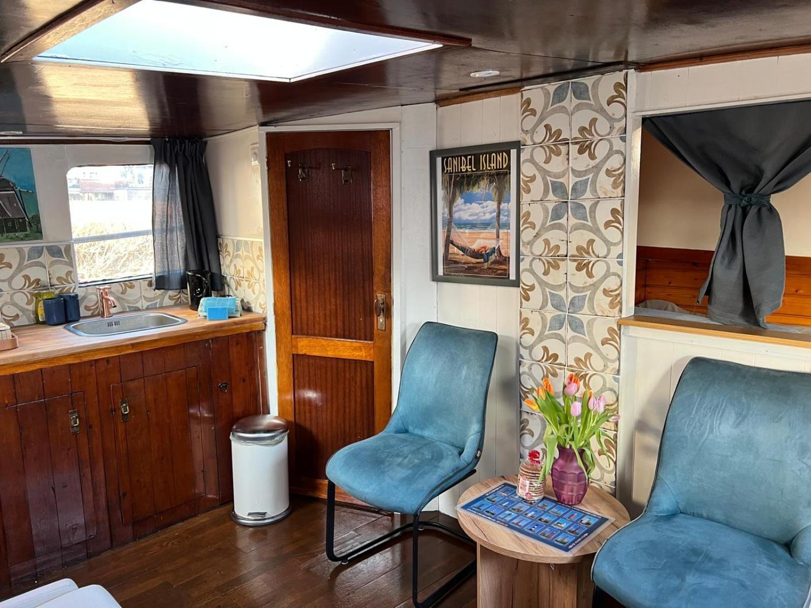 B&B Teddy "Prachtig Authentiek Woonschip Uit 1912, 15 Minuten Van Amsterdam" Wormer Exterior photo